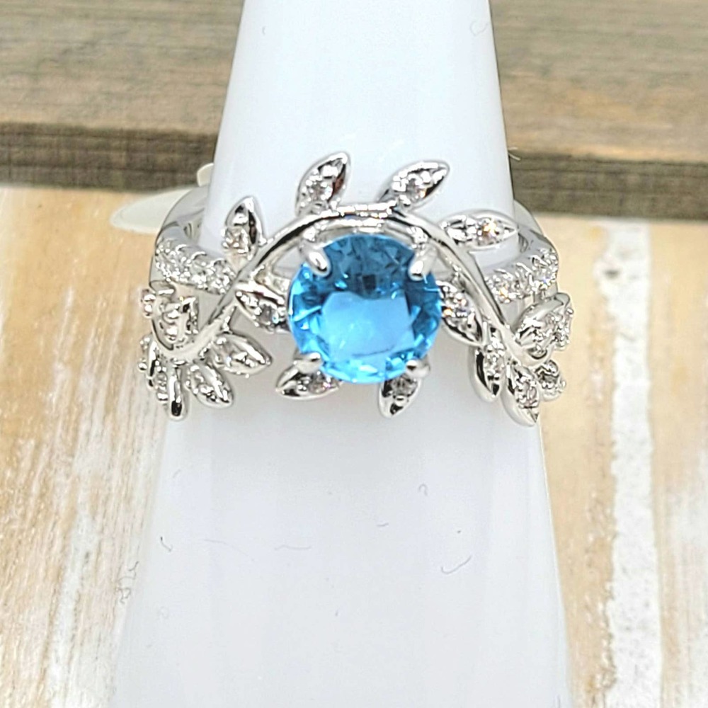 NWT $88 “The Ella Mae Ring”-Lab Created Blue topaz, Rhodium Sz 6 Ring Bomb Party